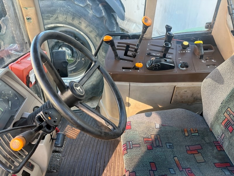 John Deere 6220 - 4