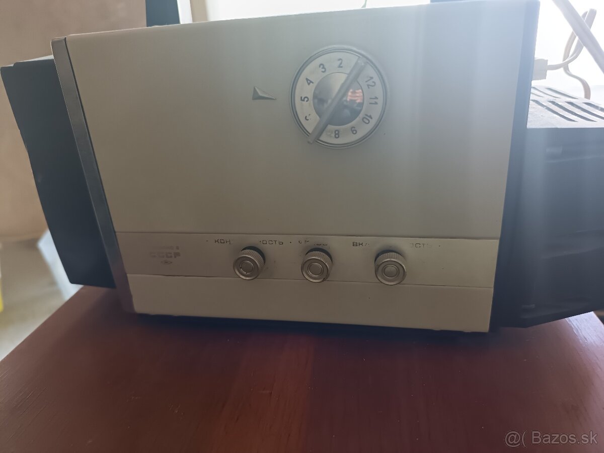 Rádio Stradivari 3,Sniežka R207 - 4