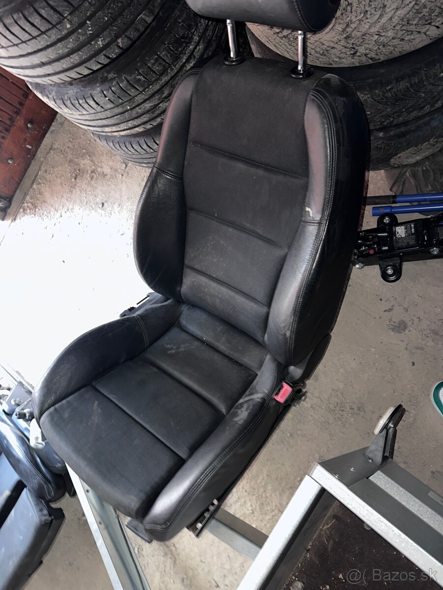 Audi a4 sedadla - 4