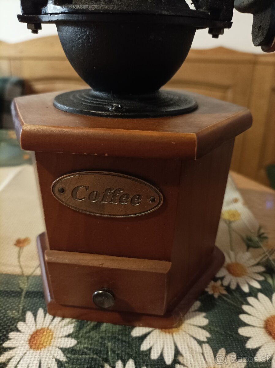 Drevený mlynček na kávu - 4