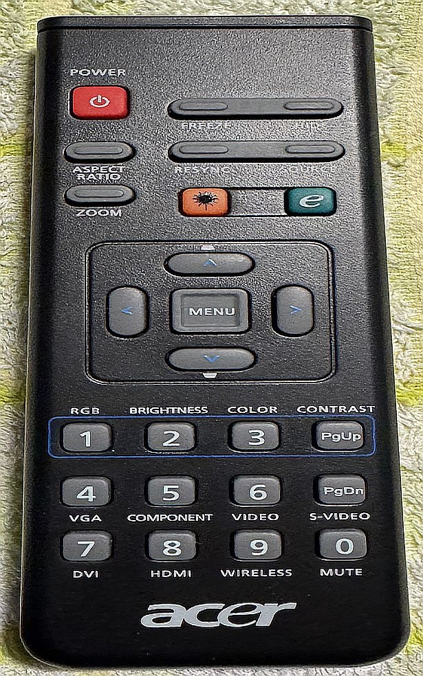 Predám projektor Full HD Acer - 4