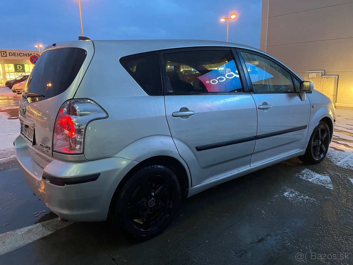 Toyota corola verso - 4