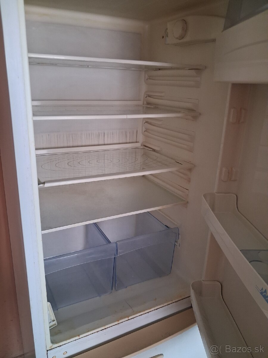 Televízor, chladnička s mrazničkou - 4