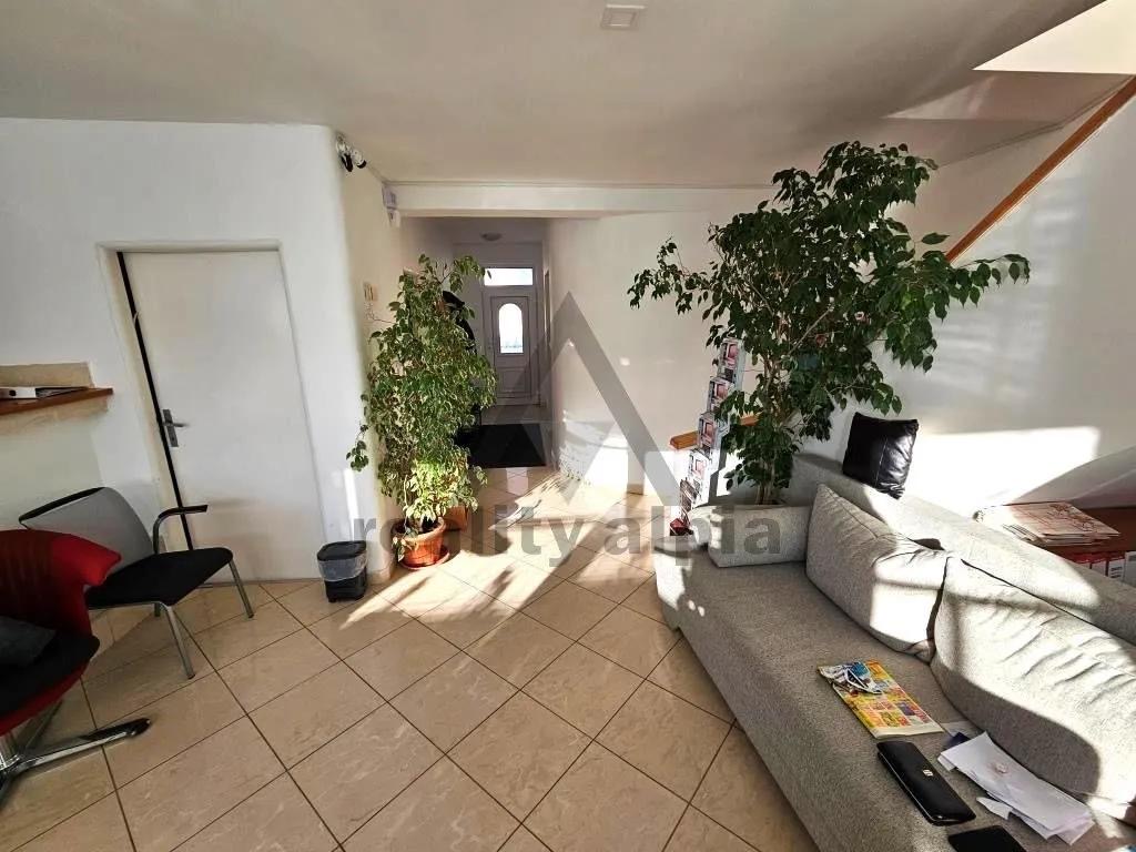 NA PRENÁJOM RODINNÝ DOM NA BÝVANIE, PODNIKANIE, SÍDLO FIRMY - 4