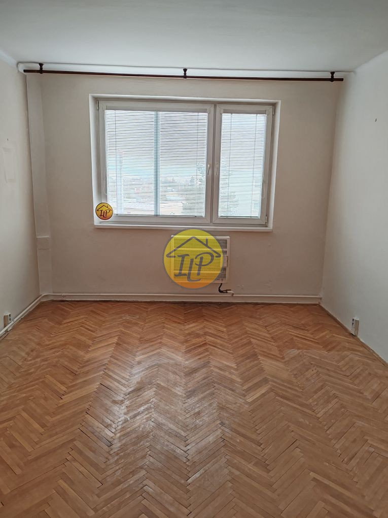 S vlastným kúrením, 4-izbový byt s loggiou na predaj, SNV - 4