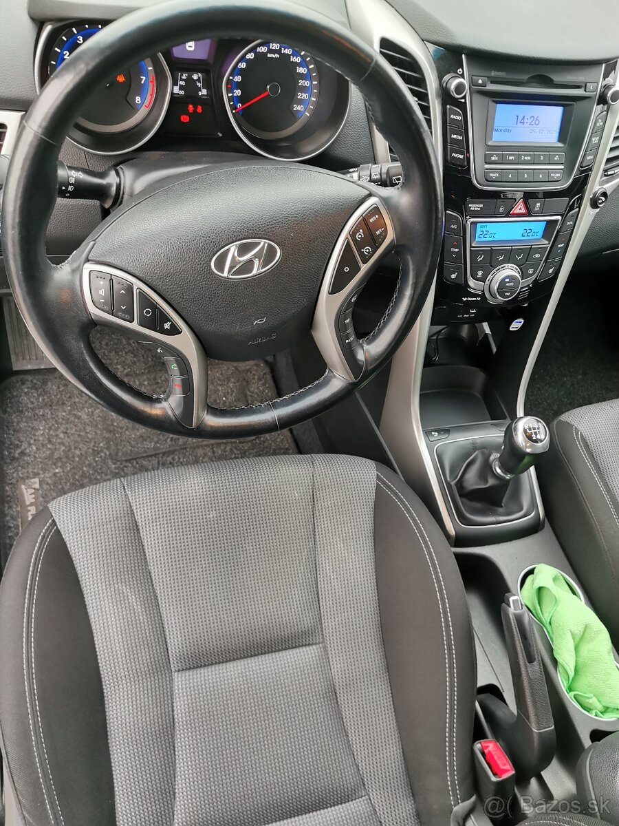 Predám Hyundai i30 1,4i MPI DOHC CVVT Family - 4