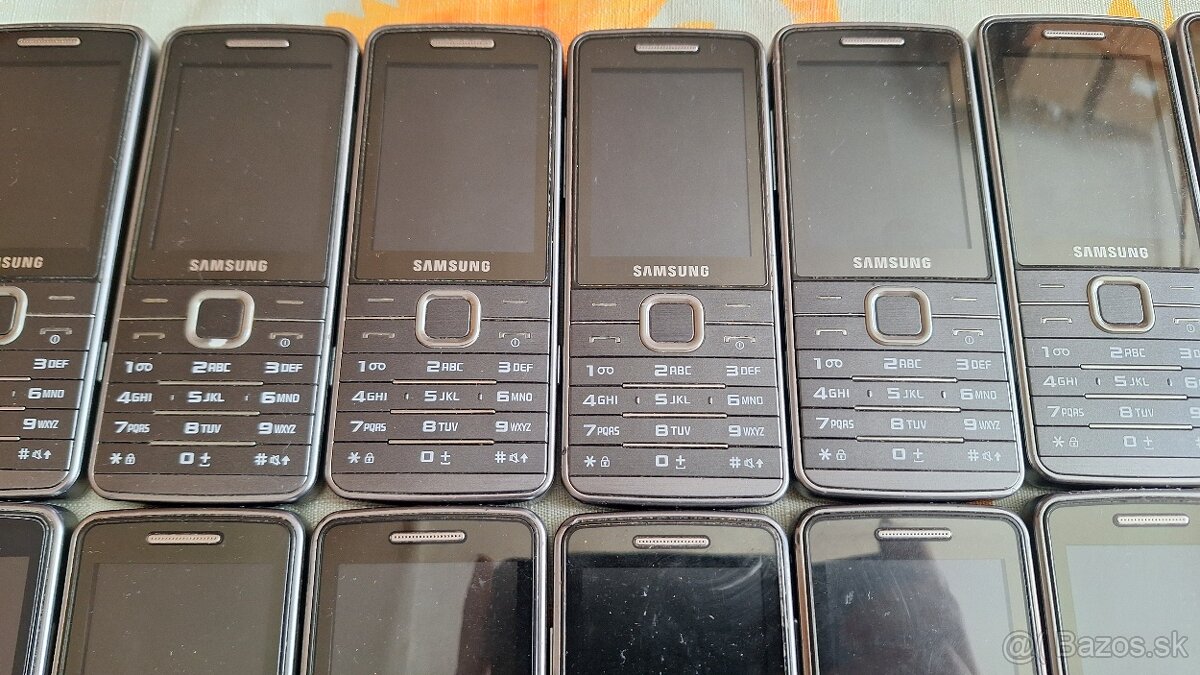 Samsung GT-S5610 - 4