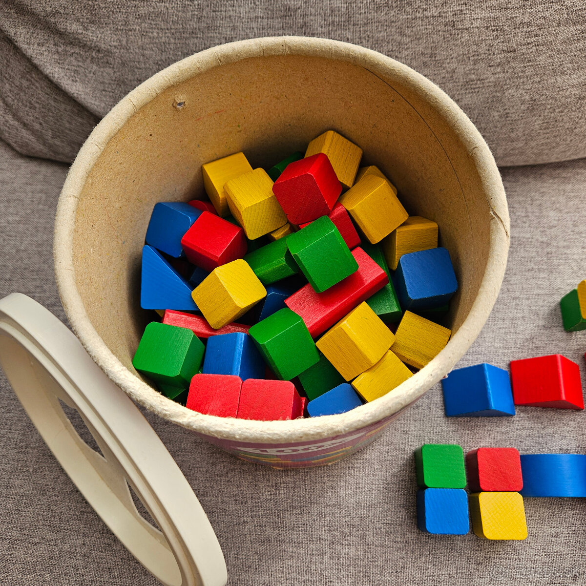 Drevené domino a stavebné kocky - 4