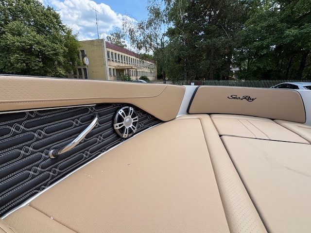 Čln Sea Ray 210 SPX model 2026 na sklade - 4