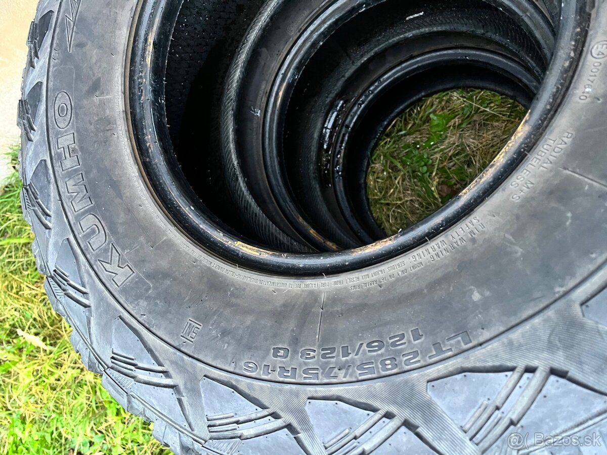 Kumho venture MT 285/75 r16 - 4