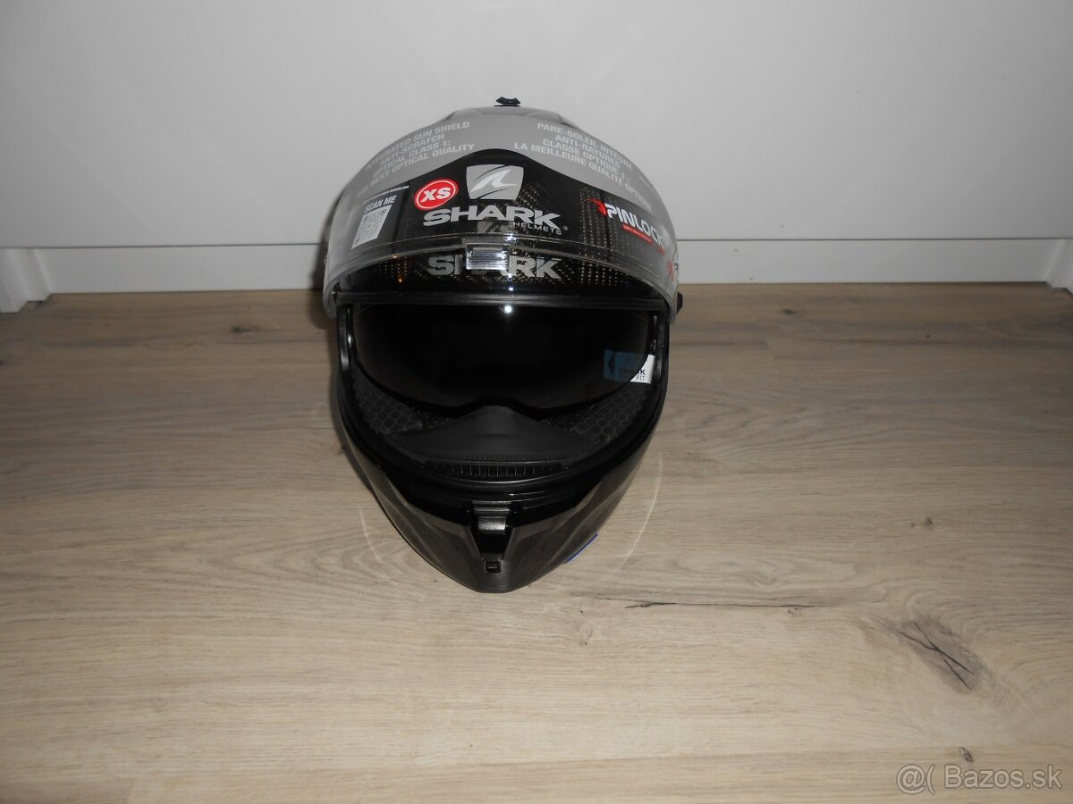 Predam krasnu novu karbonovu moto prilbu znacky SHARK SPARTA - 4