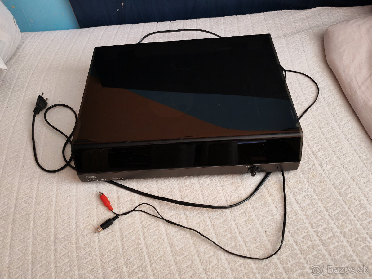 Gramafón TESLA NC470 - 4