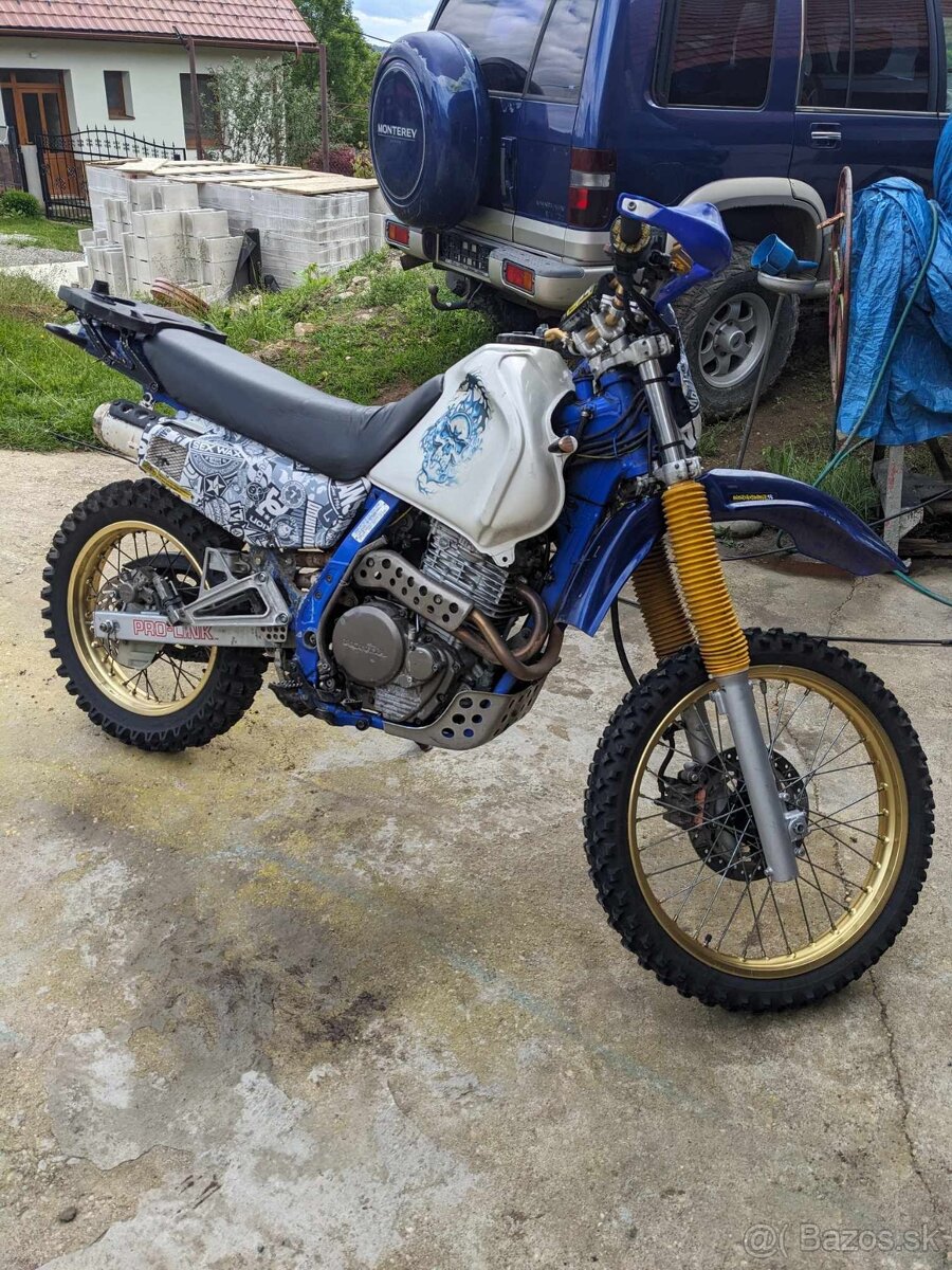 Honda NX 650 Dominator