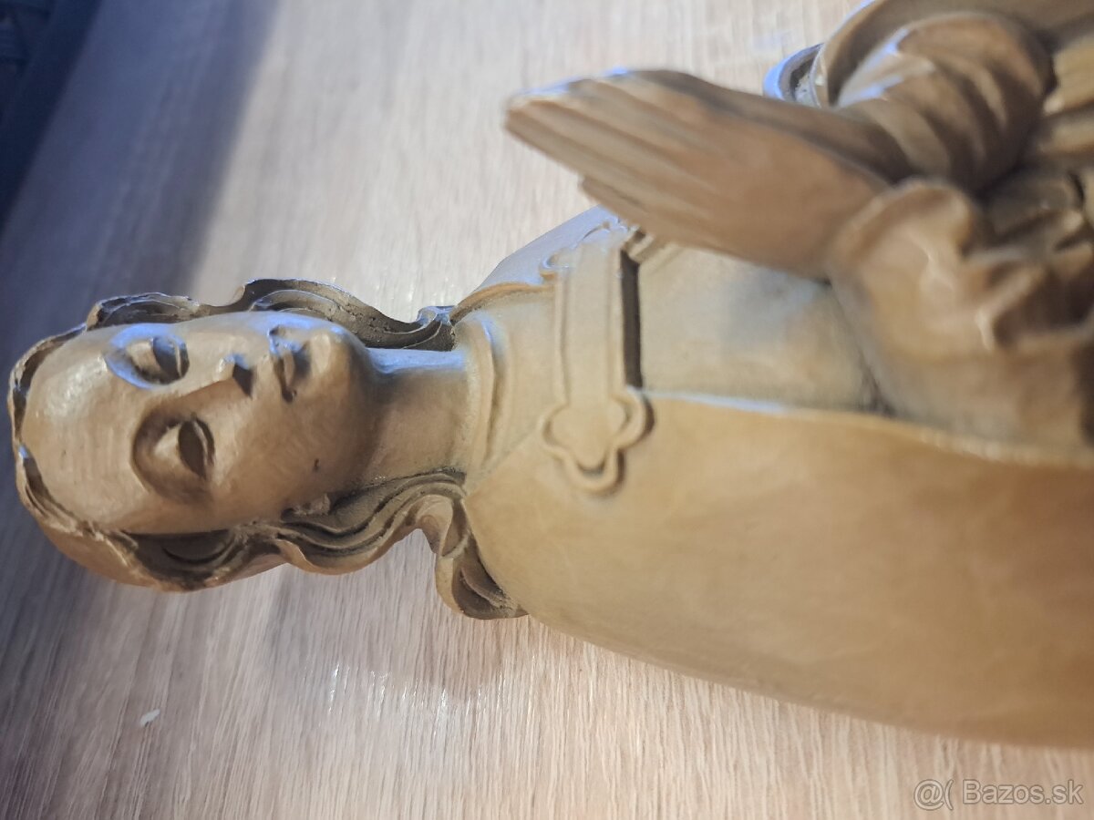 Panna Mária bohorodička soška na stenu - 4