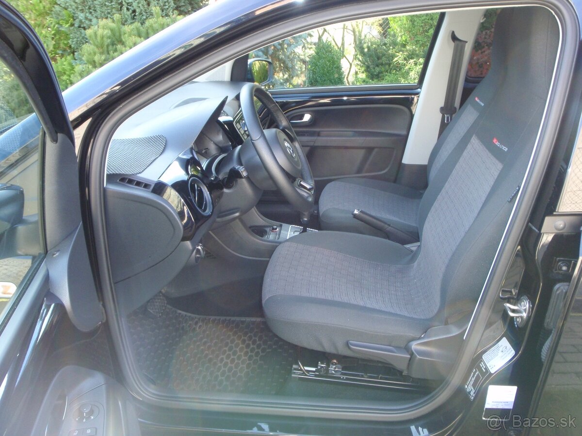 VOLKSWAGEN UP - 4