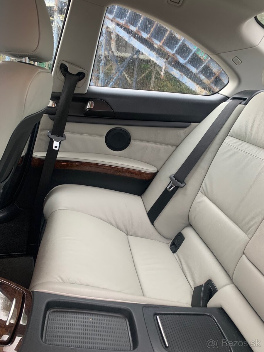 Biely interiér BMW e92 - 4