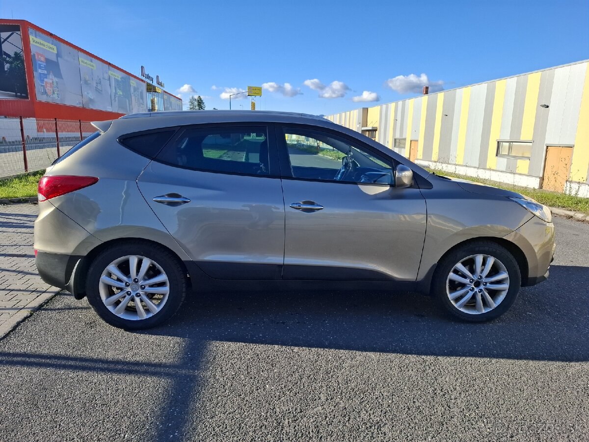 Hyundai ix35 2.0 CRDi VGT Premium 4x4 - 4