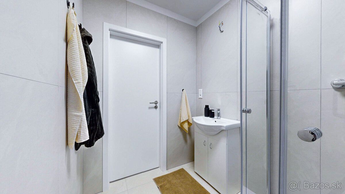 ZREKONŠTRUOVANÁ GARSÓNKA s loggiou Dev. n. Ves - 4