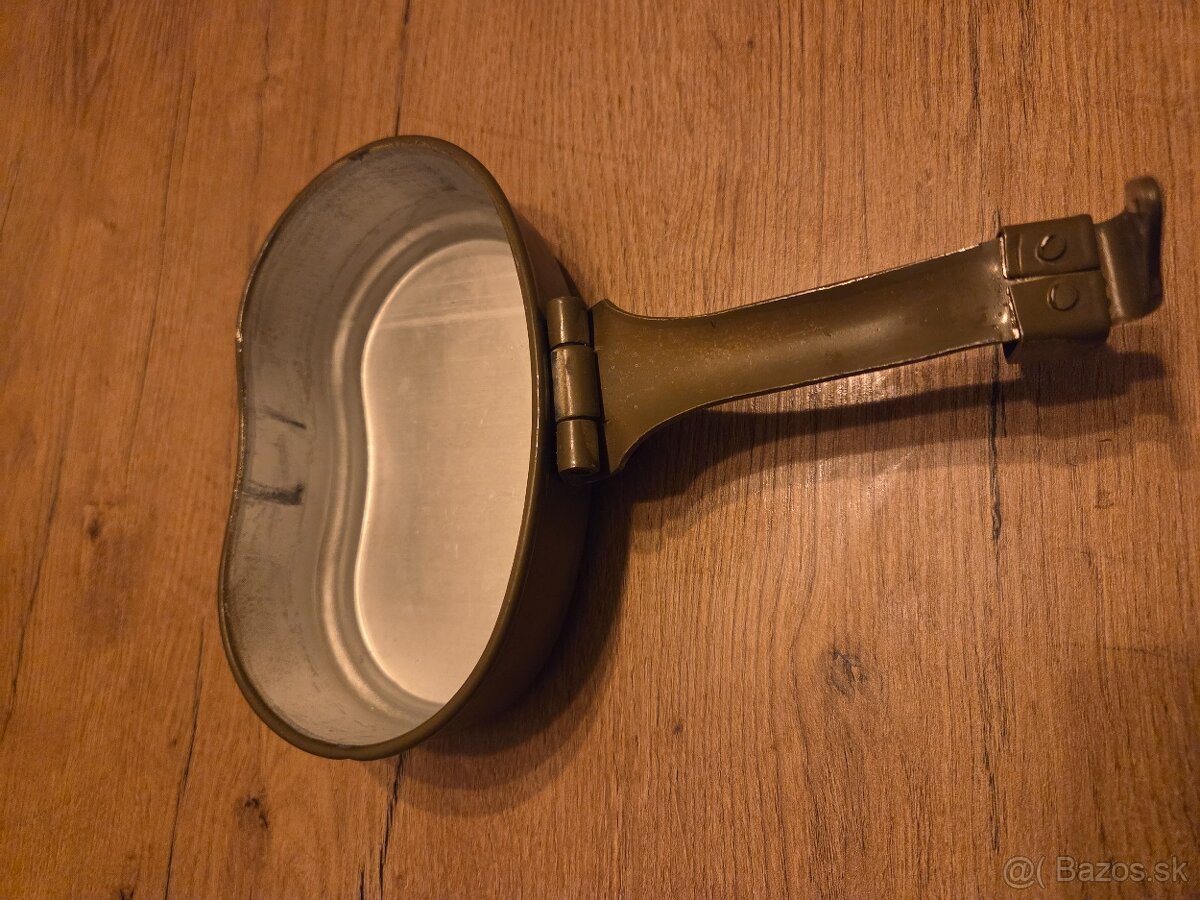 Vojenská fľaša a ešus - 4