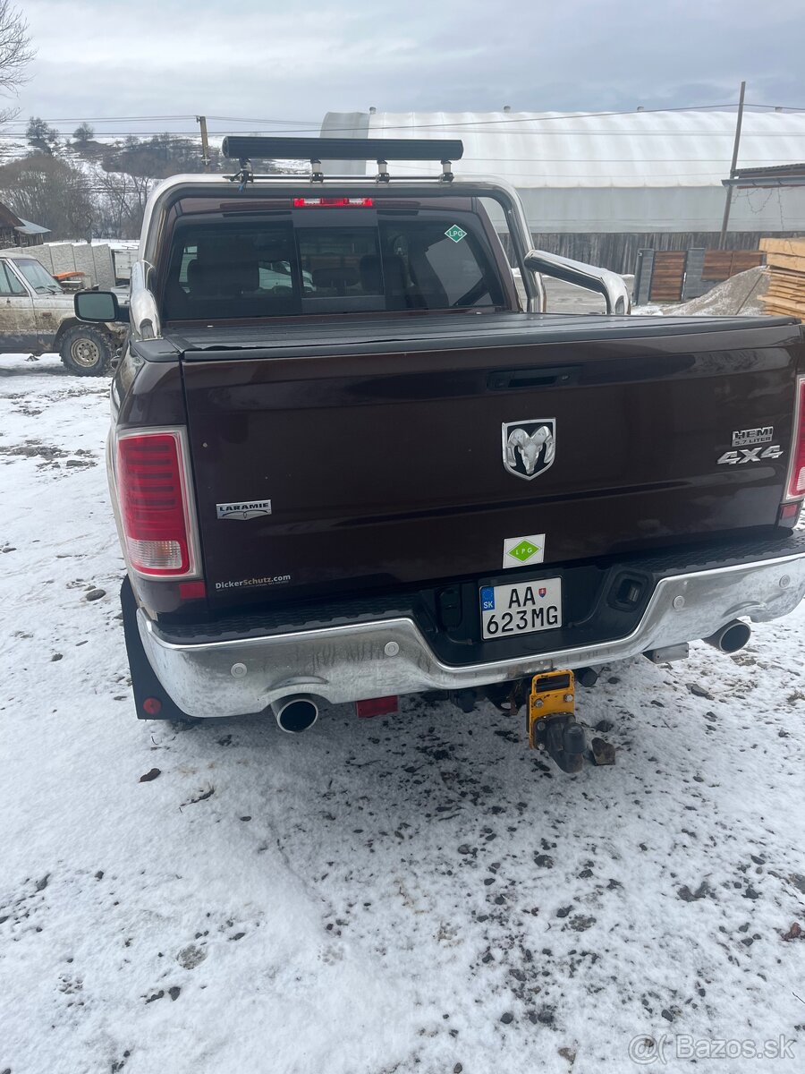Dodge Ram 1500 - 4