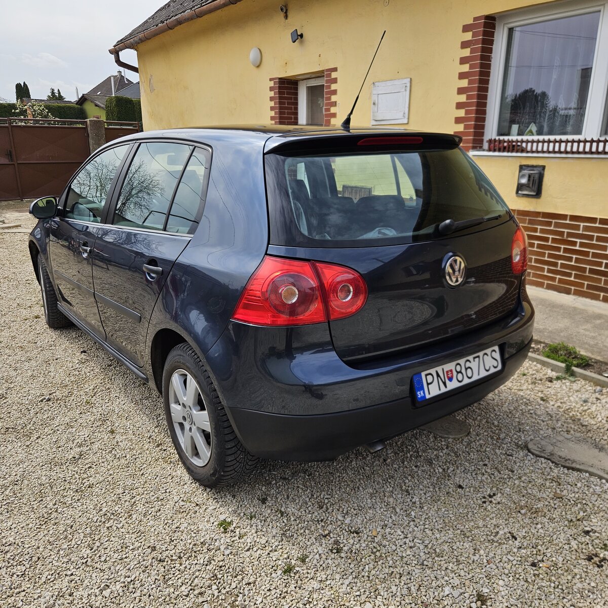 Predám VW Golf 5 4x4 1.9TDI - 4