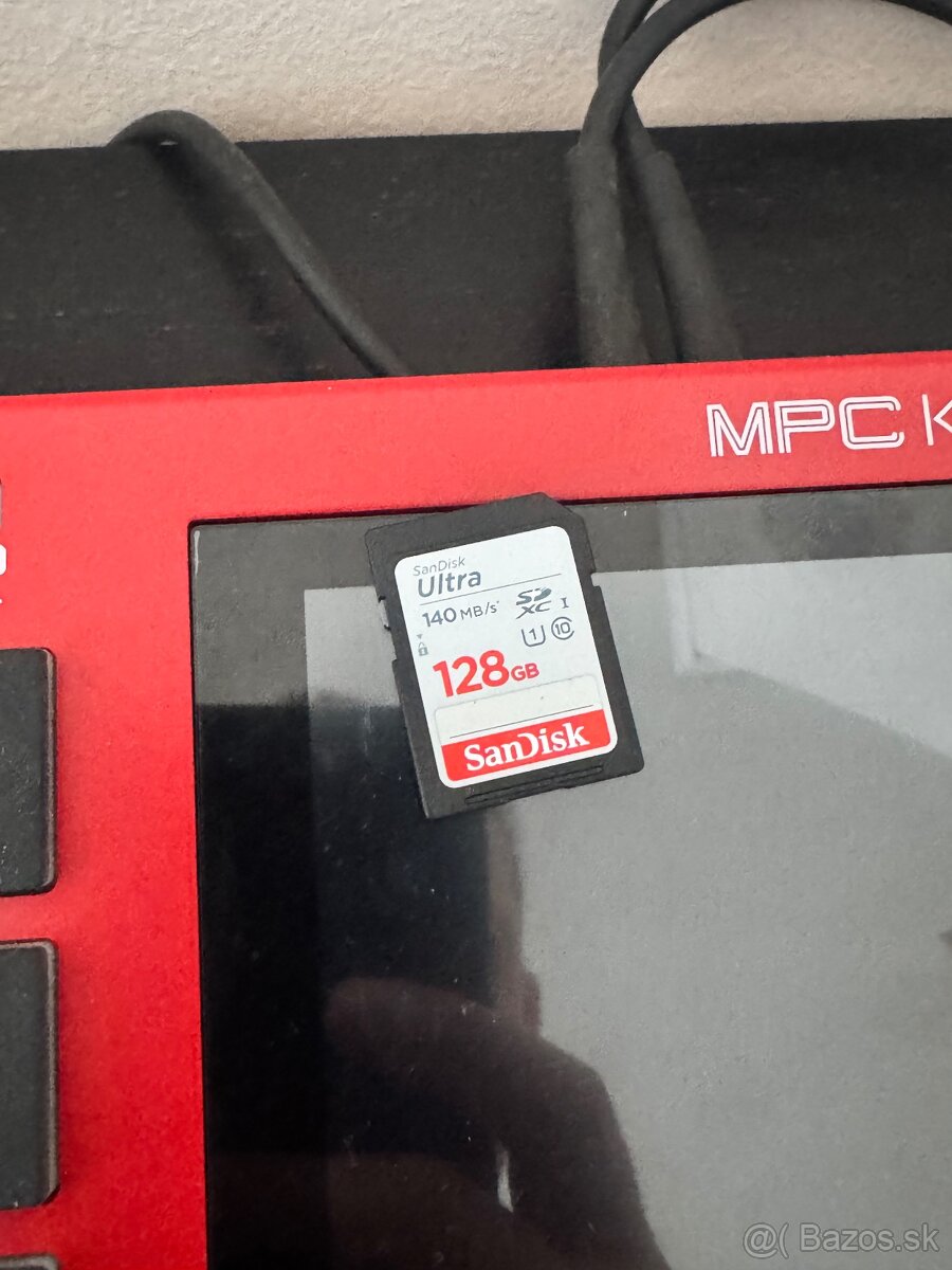 AKAI MPC Key 37 - 4