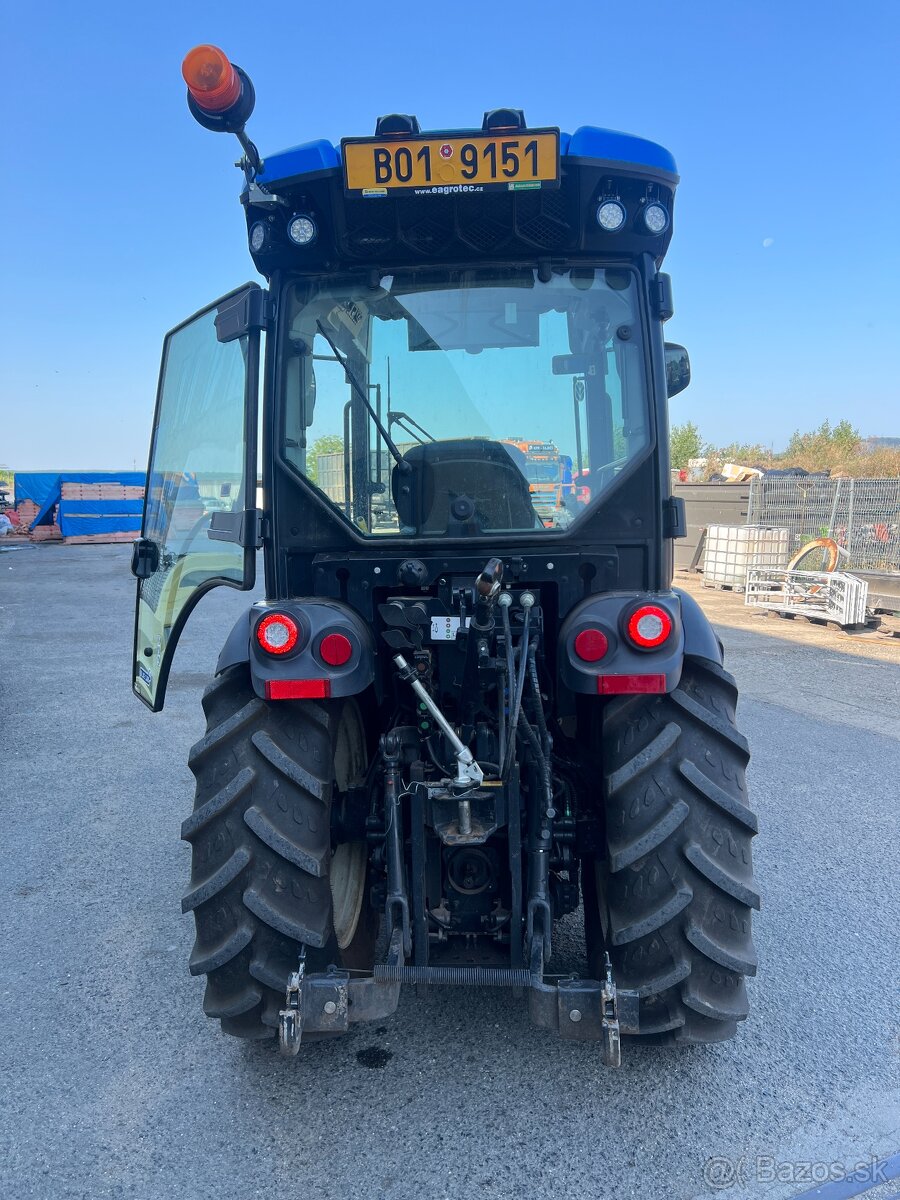 TRAKTOR NEW HOLLAND T4.100N - 4