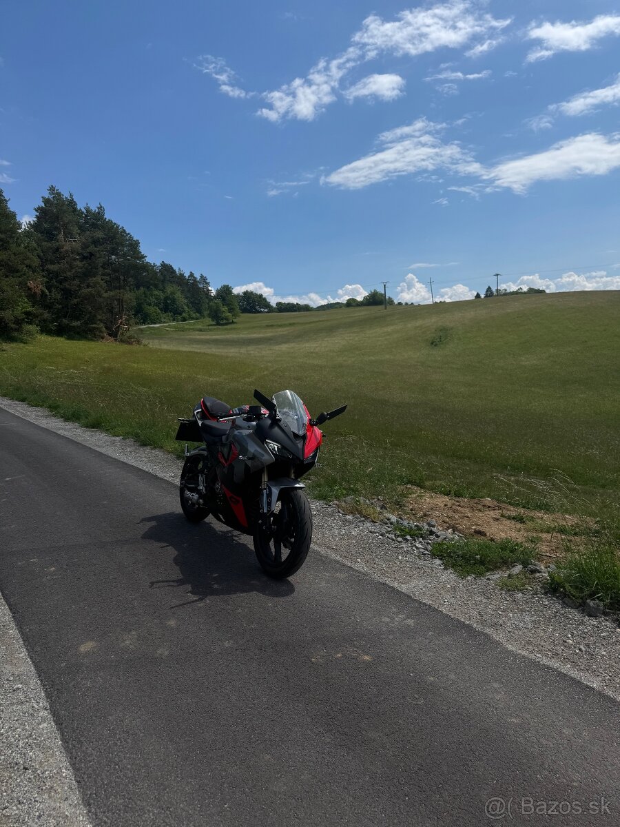 QJMOTOR SRK 125R - 4