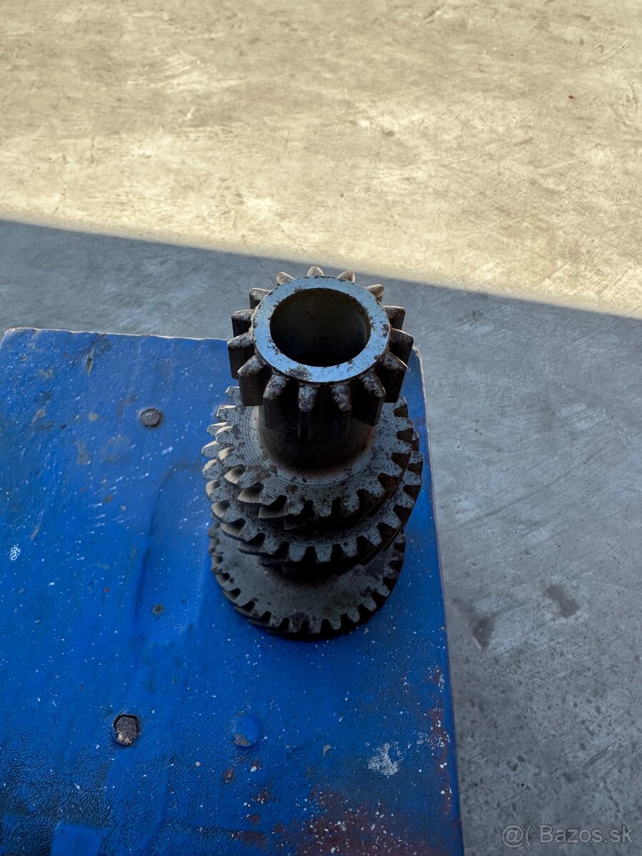 Stromček do prevodovej skrine škoda 1203 - 4