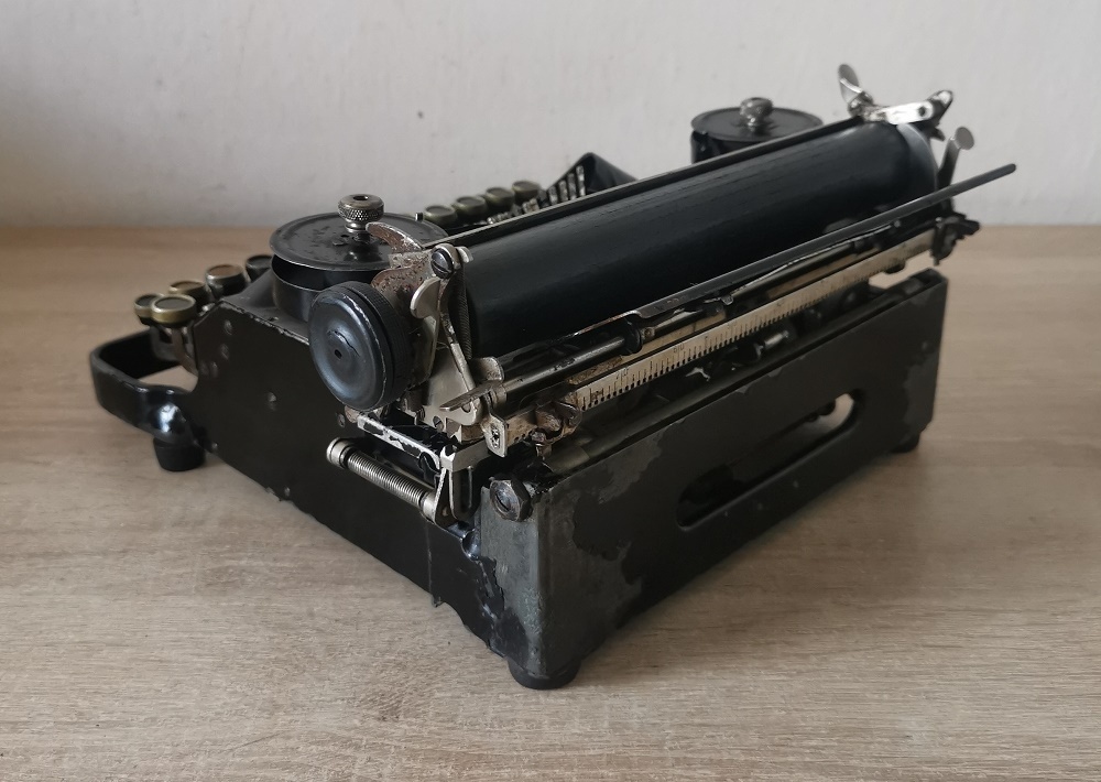 Vzácny starožitný písací stroj Senta 3 Bank z roku 1914 - 4