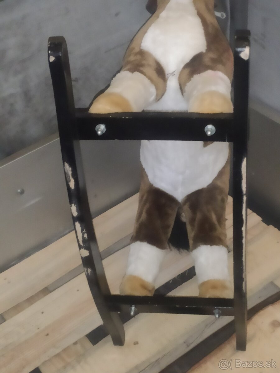 Starý krásny drevený hojdací koník - 4