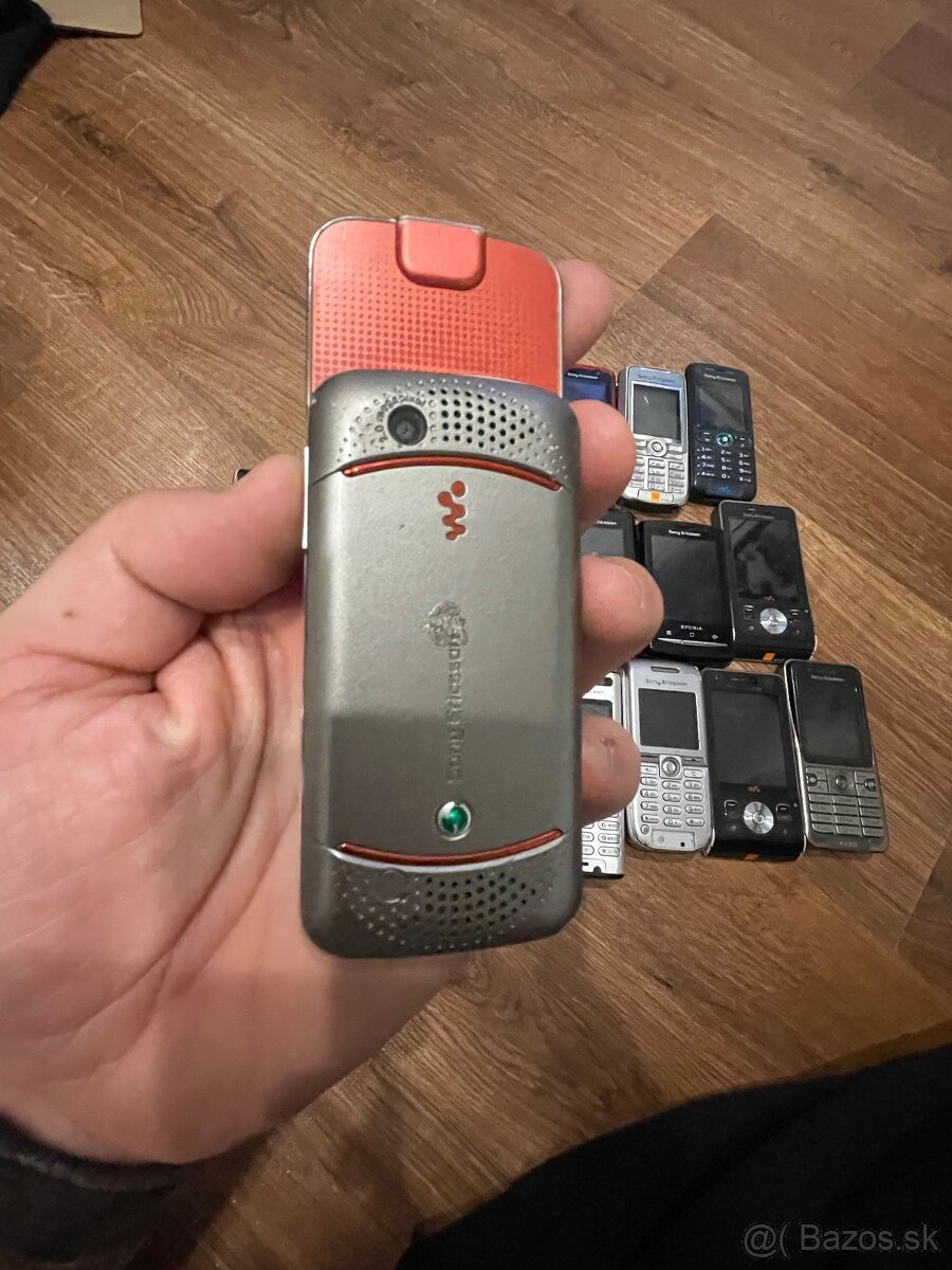 Predám 21 Sony Ericssonov na diely - 4