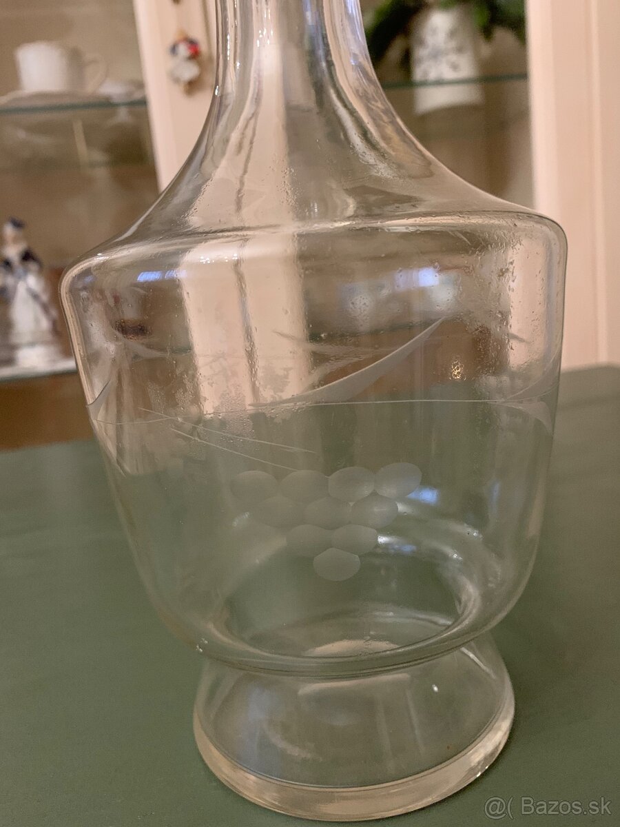 Stará sklenená karafa, fľaša s výbrusom - 4