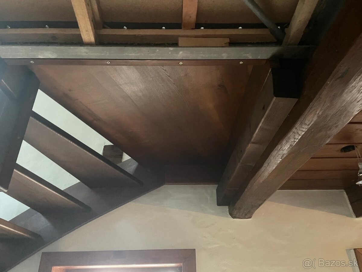 Masívne drevené schody - 4