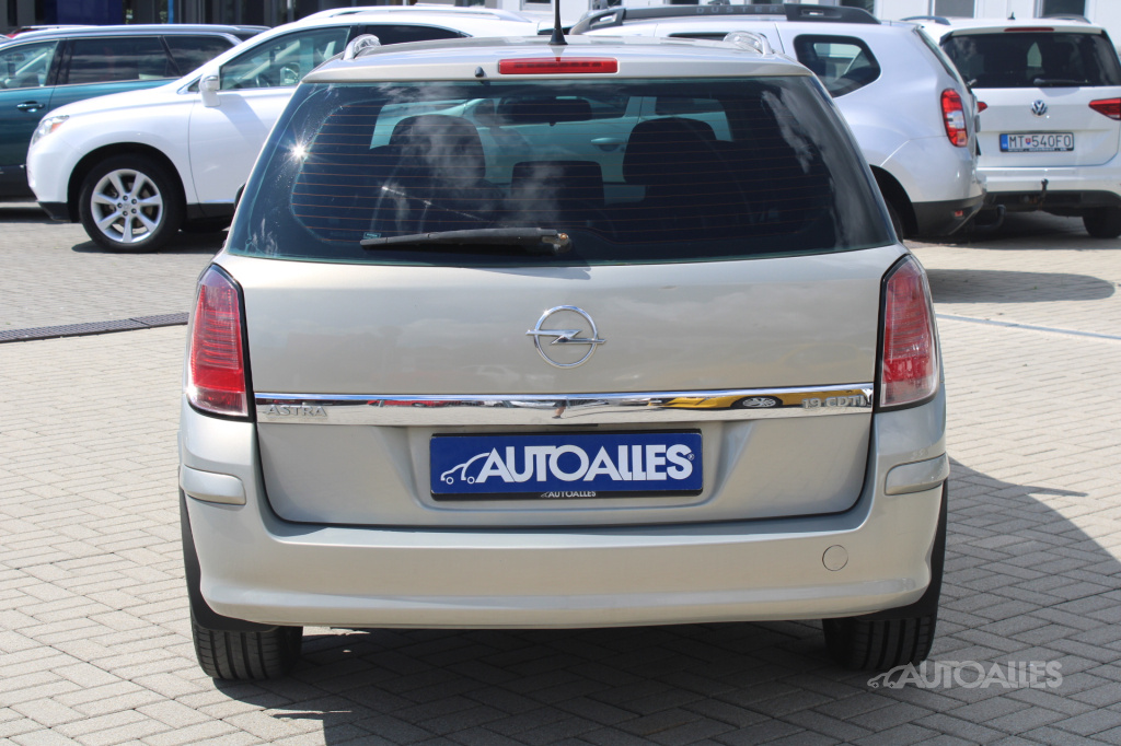 Opel Astra Caravan 1,9CDTi 88 kW - 4