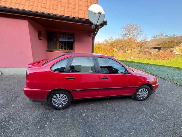 SEAT CORDOBA 1.4 benzín - 4