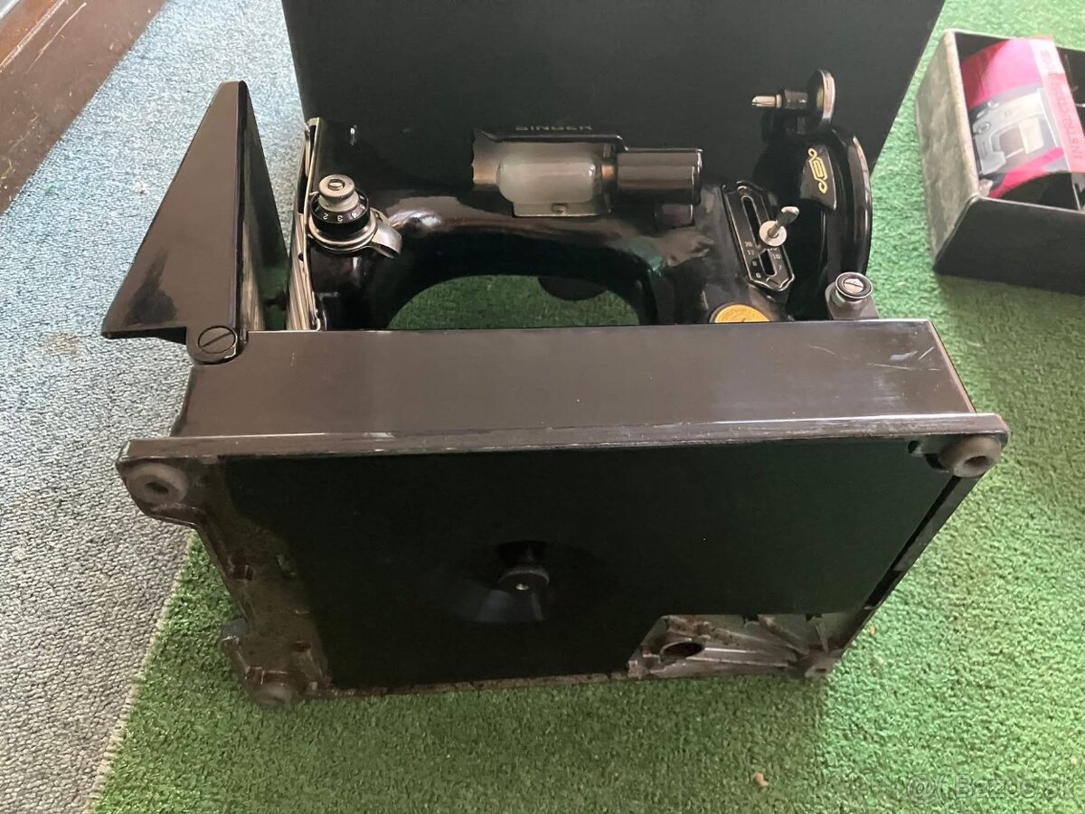 Singer Featherweight 221 - 4
