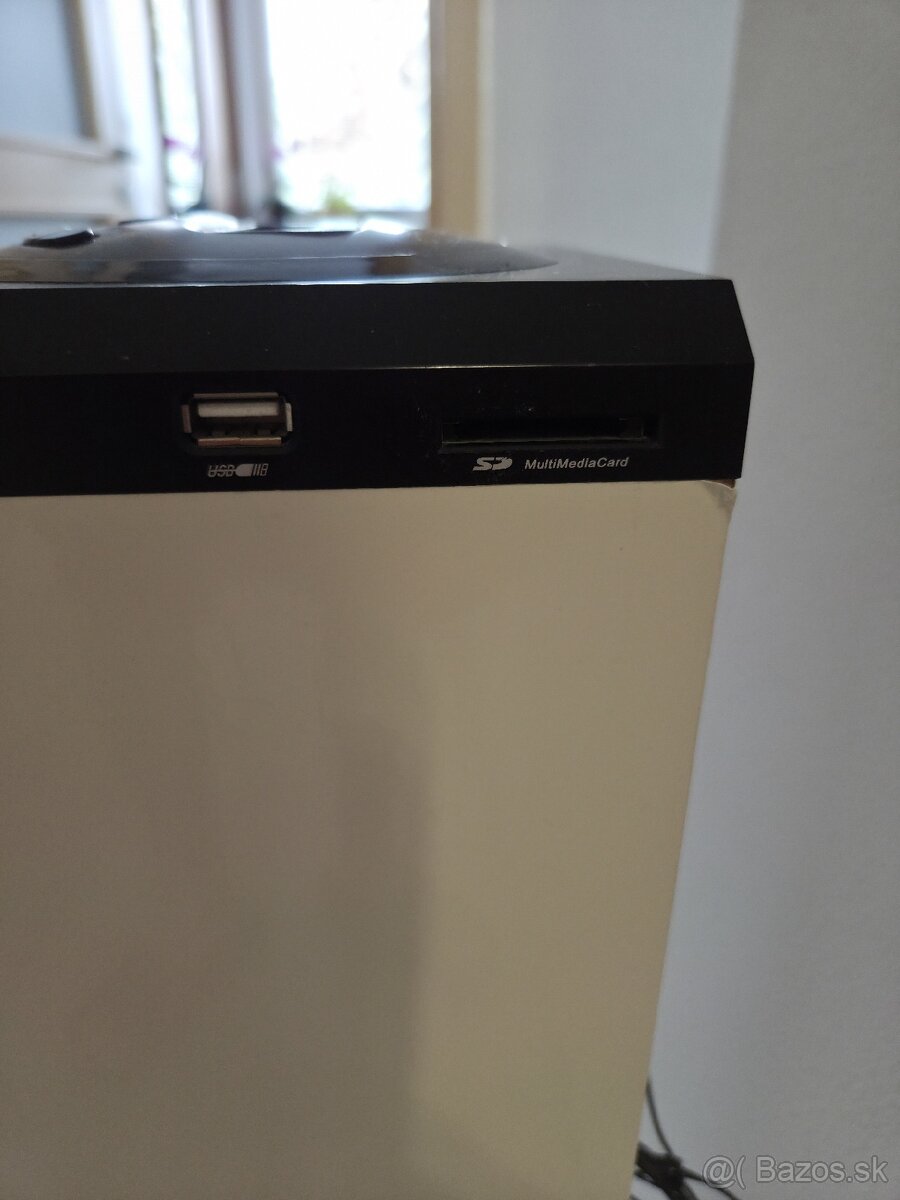 Reproduktor s rádiom, USB, SD. - 4
