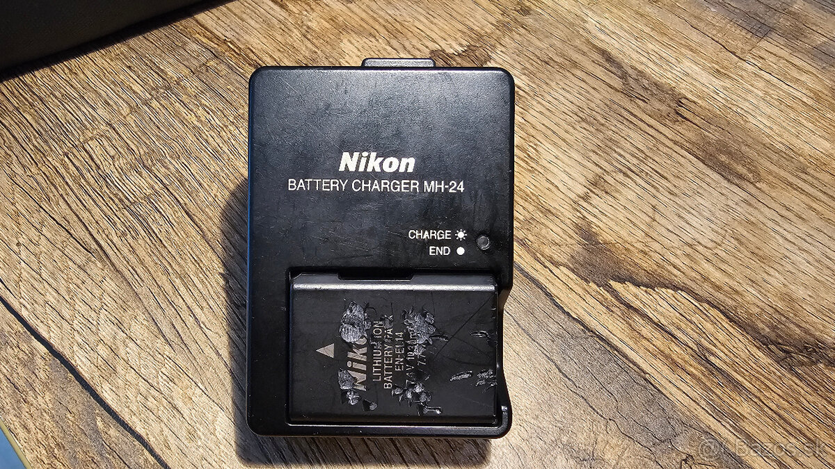 Nabíjačka Nikon MH-24 - 4