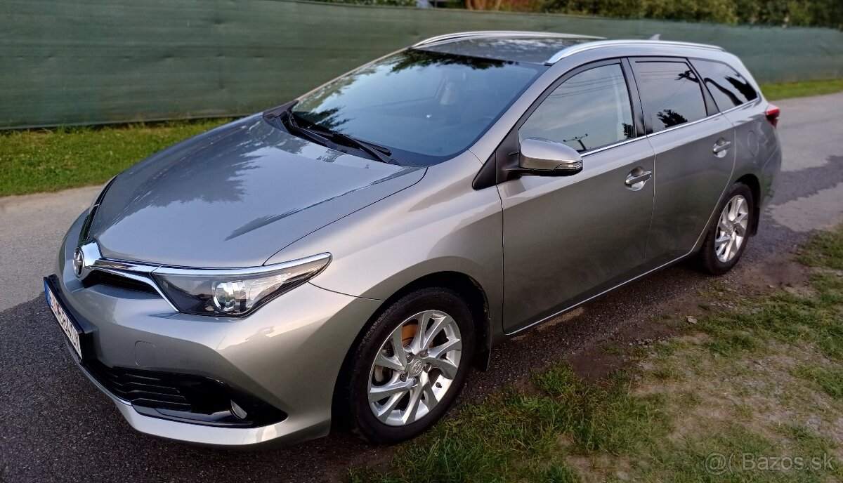 Toyota Auris 1.6 - 4