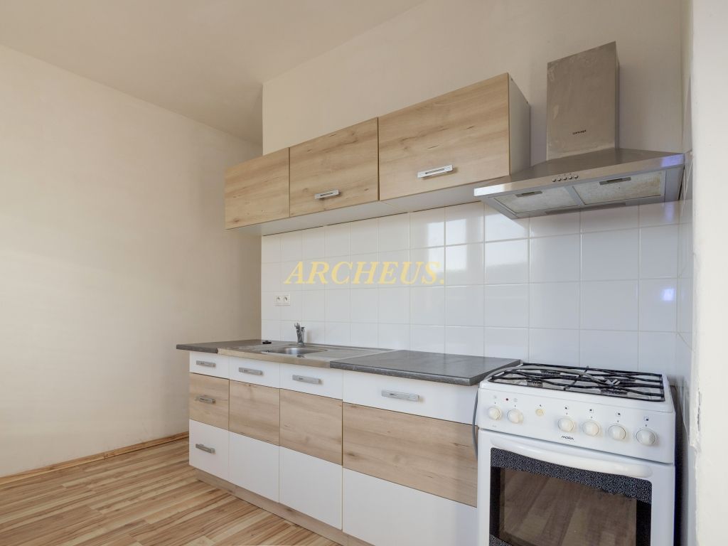 NA PREDAJ, 2 IZBOVÝ BYT, 43m2, PAVLOVIČOVO NÁMESTIE, PREŠOV - 4