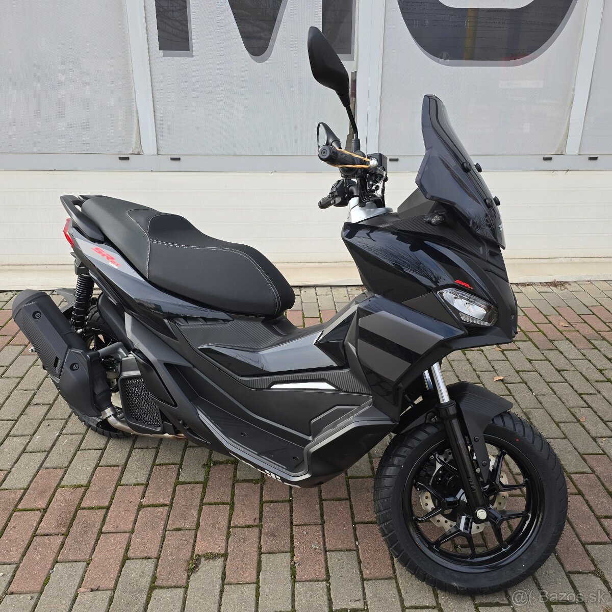 Aprilia SR GT 125 - 4