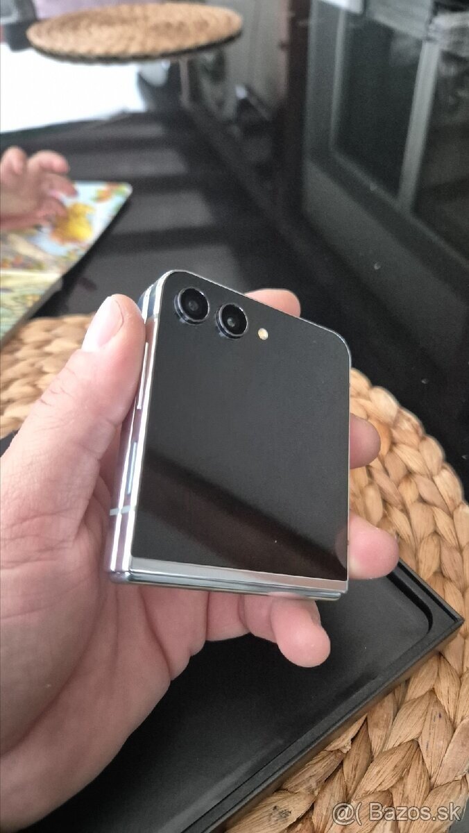 Predam Samsung Galaxy Z Flip 5 256gb mint ako novy - 4
