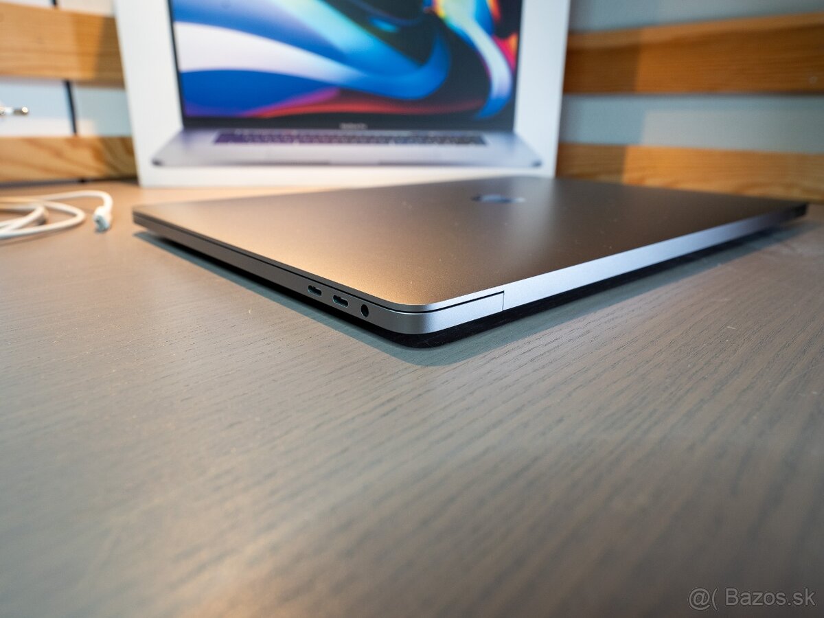P: MacBook Pro 16" SK i7 6core 2,6GHz 16GB RAM 512GB SSD - 4