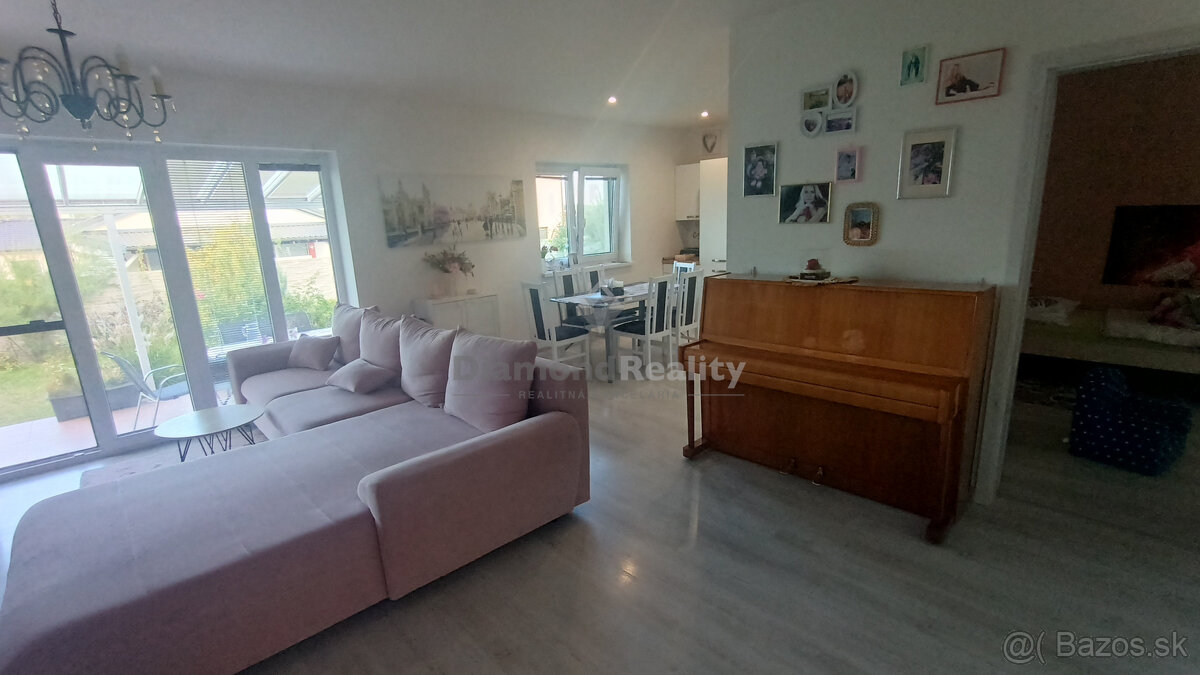 RezervovanéNa predaj krásna novostavba v obci Svätoplukovo - 4