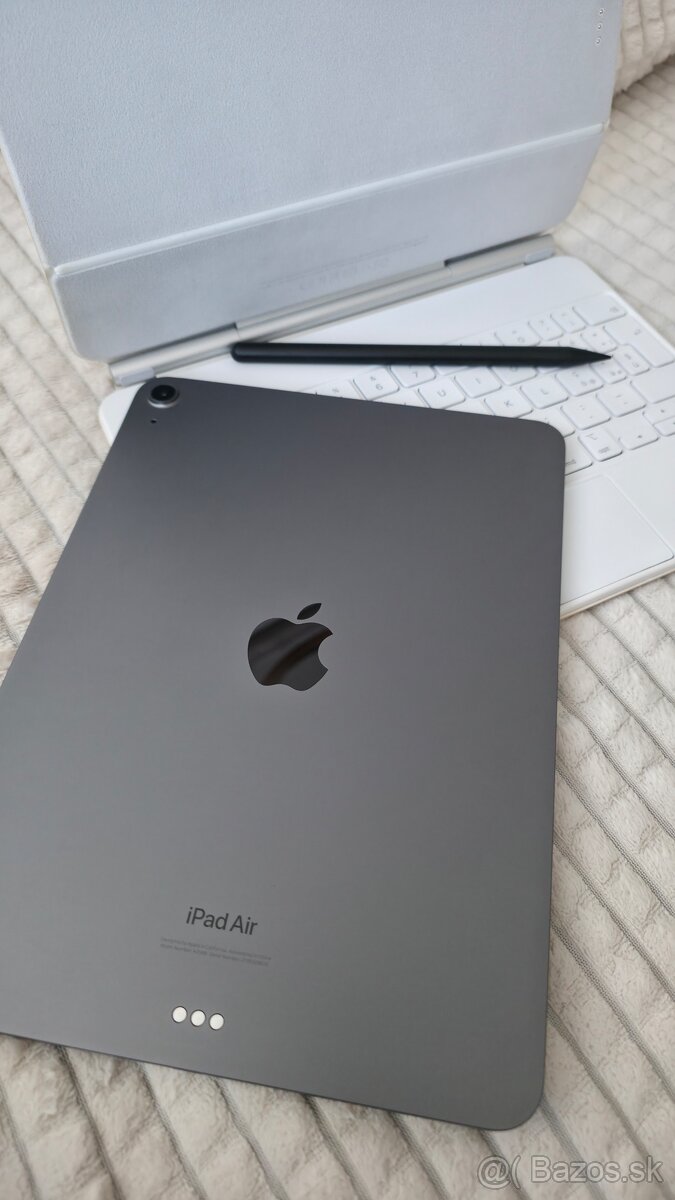 Predam iPad air m1 5 gen. +Magic keyboard+pero - 4