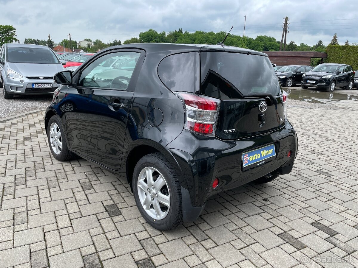Toyota iQ - 4