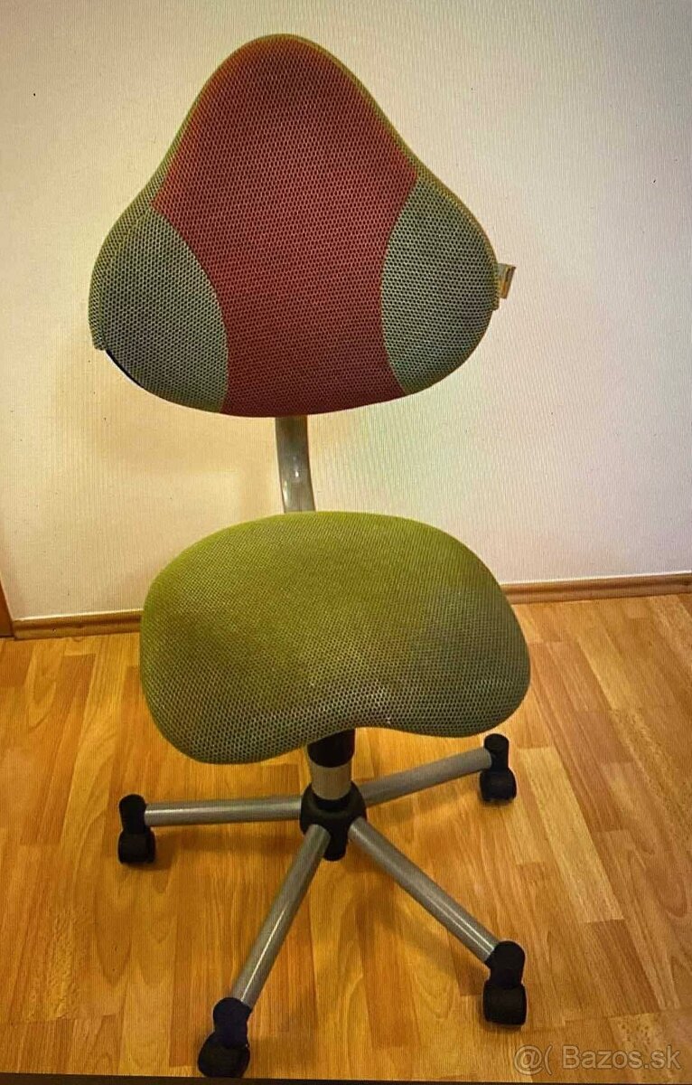 Nastaviteľný písací stôl a stolička - 4