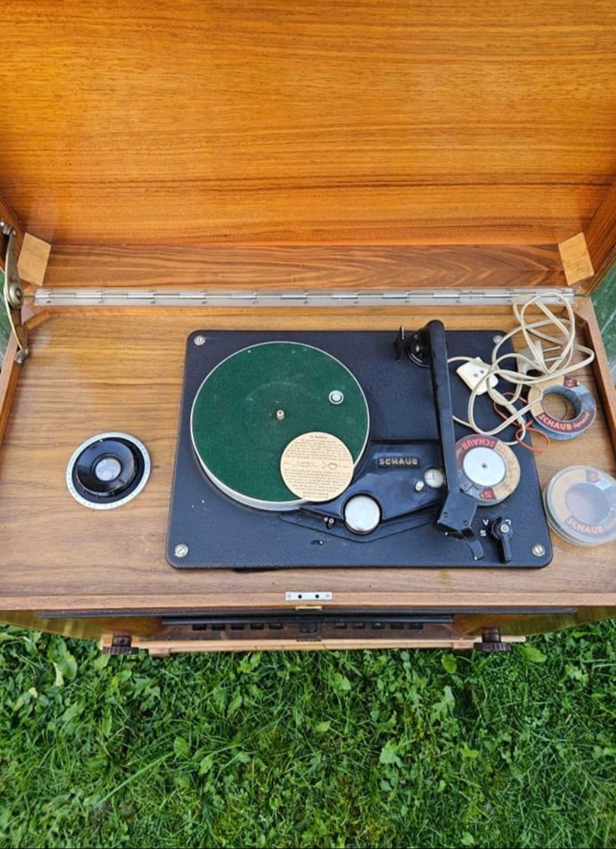 Radio schaub-supraphon 52 - 4