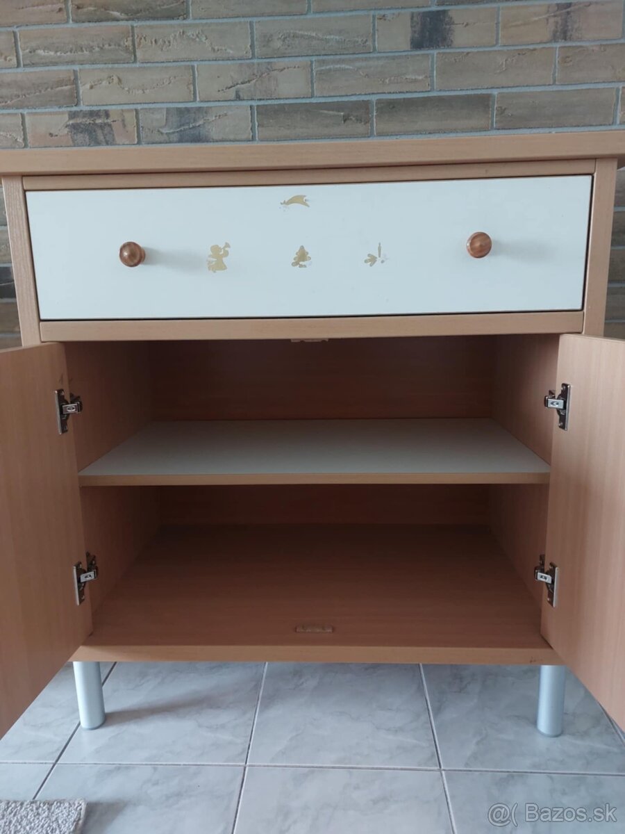 Komoda - 4